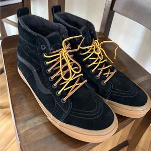 Vans men’s winter boot sneakers crossover